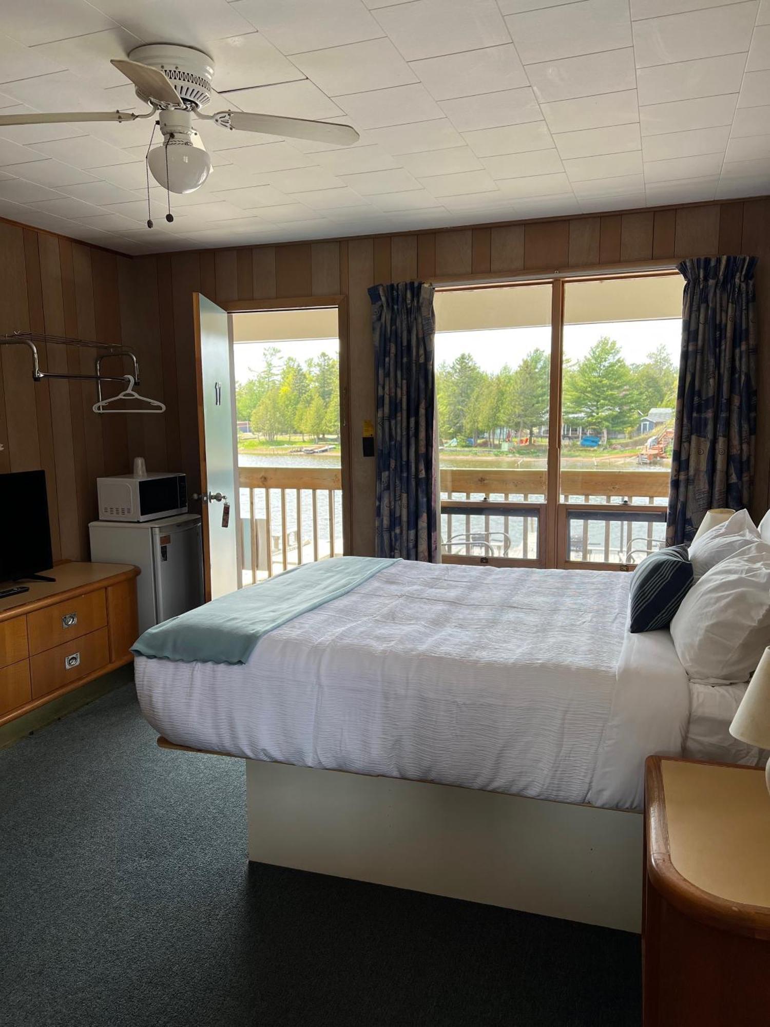 Kit Wat Motel & Marina Sauble Beach Luaran gambar